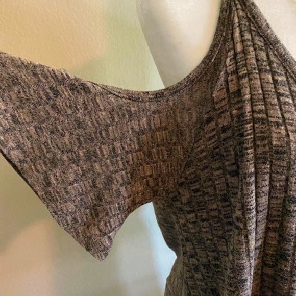 Brown Ribbed Cold Shoulder Top/Size L - Picture 3 of 3